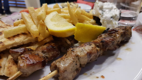 Souvlakia kalamaki – brochettes de viande en morceaux